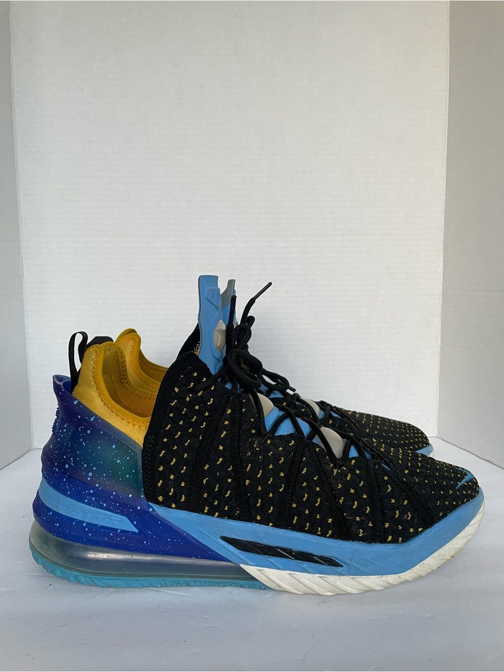 Nike LeBron 18 Dynasty Lakers Heritage Size 11.5 Mens Sneakers 2021 CQ9283-006